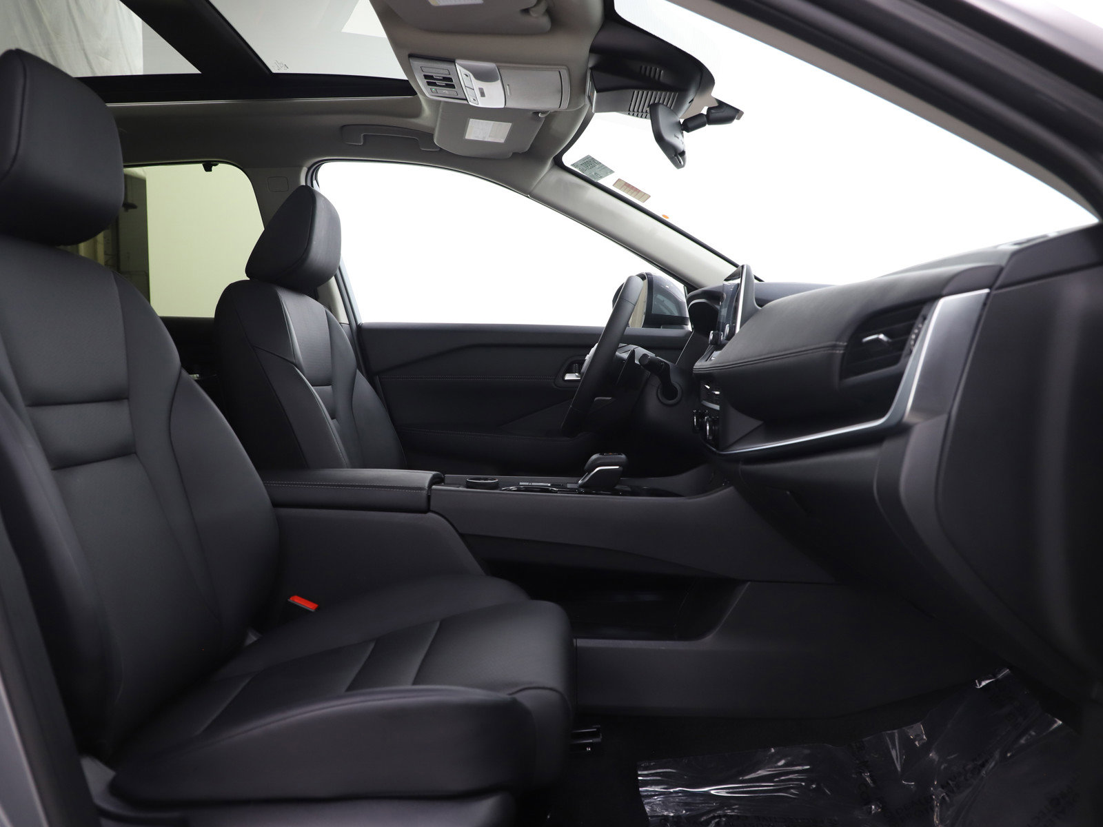 Used 2026 Nissan Rogue SV w/ SV Premium Package image 13