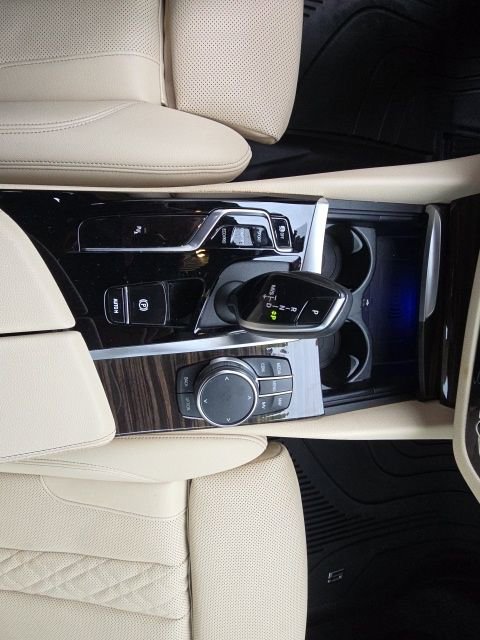 Used 2023 BMW 540i xDrive w/ Premium Package image 17