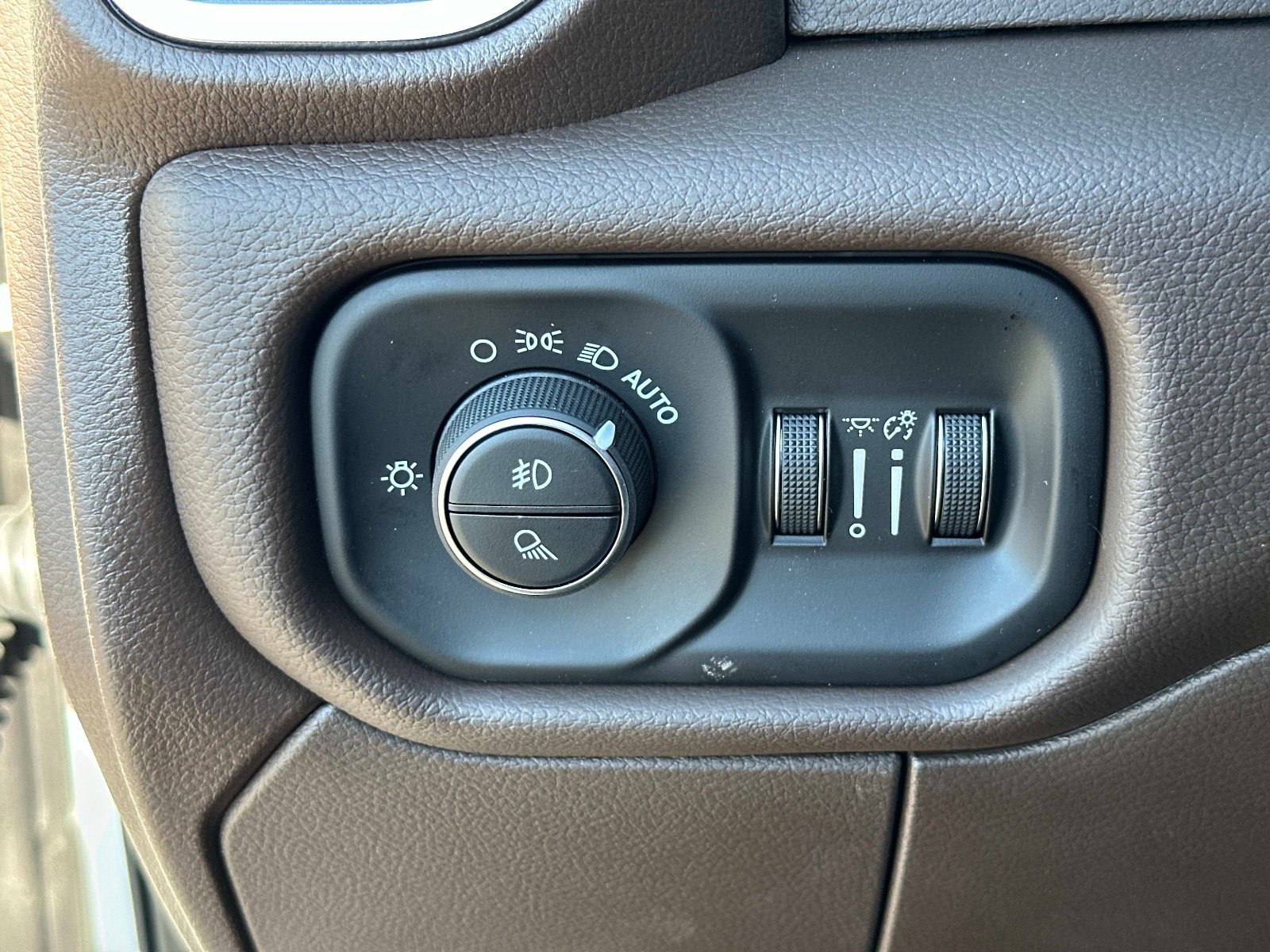 New 2026 RAM 3500 Laramie image 32