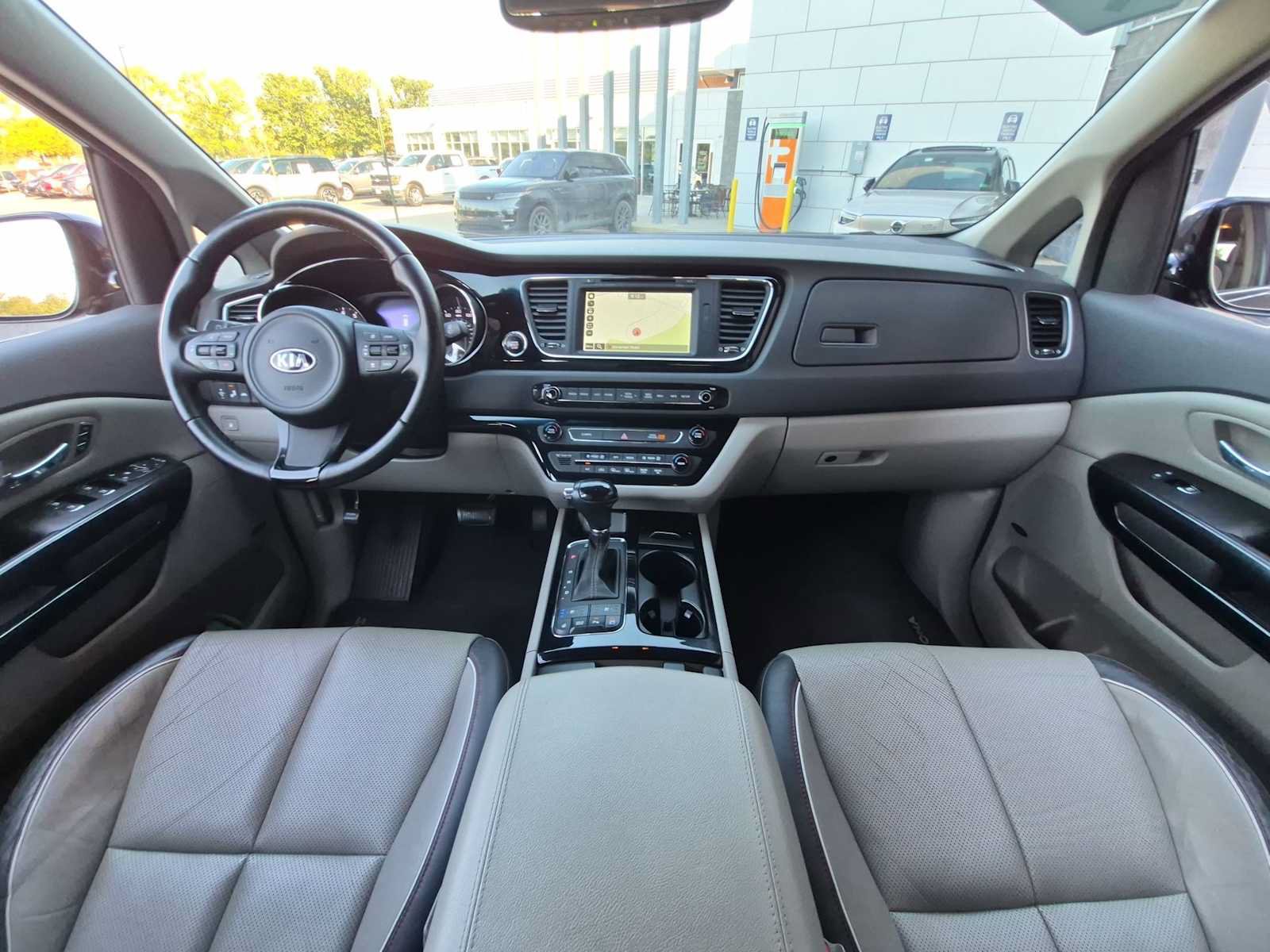 Used 2016 Kia Sedona SX FWD image 15
