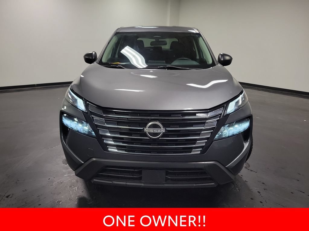 Used 2024 Nissan Rogue S AWD/4WD image 3