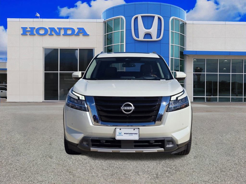 Used 2022 Nissan Pathfinder Platinum w/ Cargo Package image 8