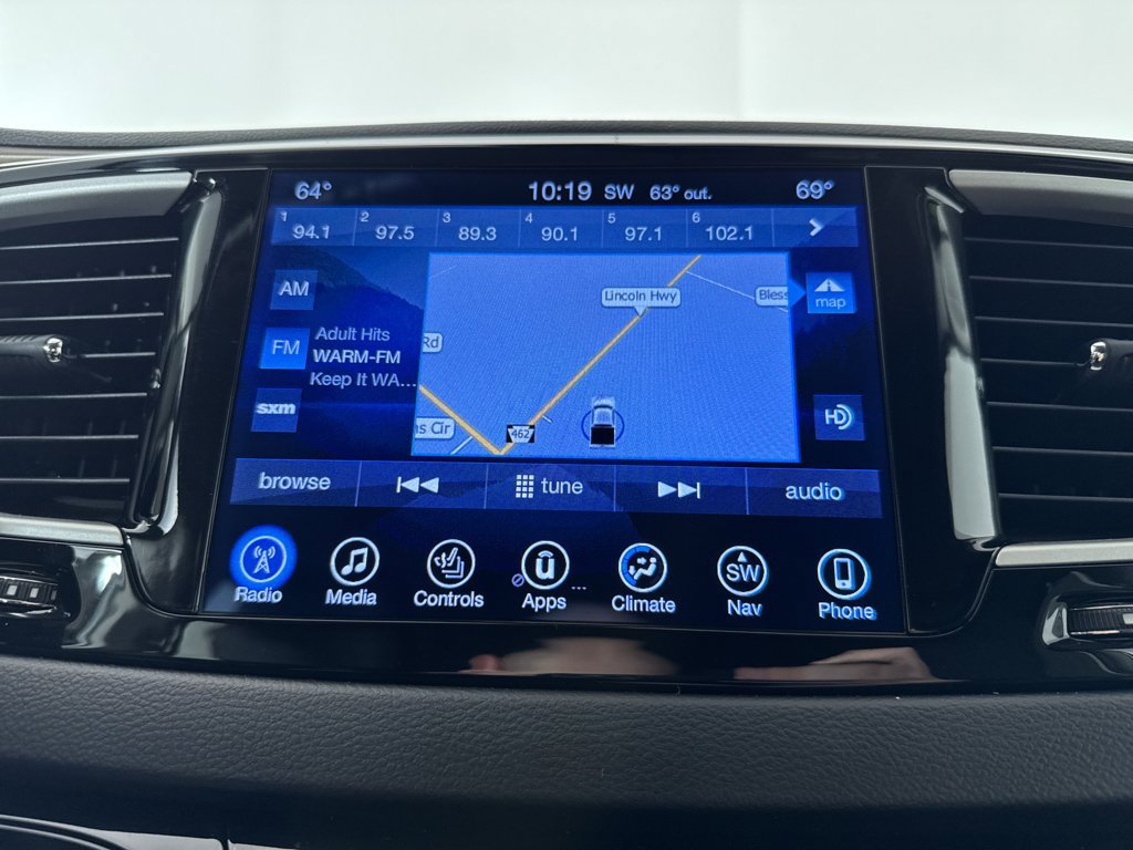Used 2017 Chrysler Pacifica Touring-L image 17