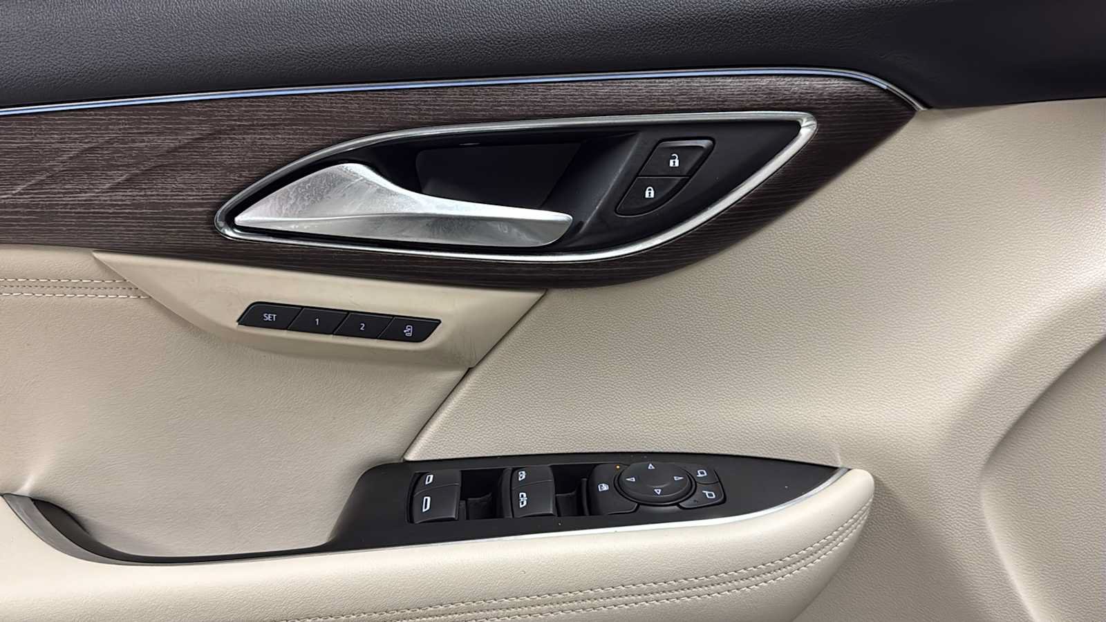 Used 2023 Buick Envision Avenir AWD/4WD image 15