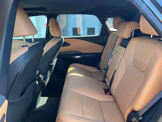 Used 2024 Lexus RX 350 Premium w/ Accessory Package AWD/4WD image 33