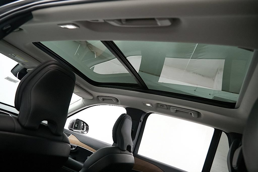 Certified 2024 Volvo XC90 B6 Plus w/ Protection Package Premier AWD/4WD image 23