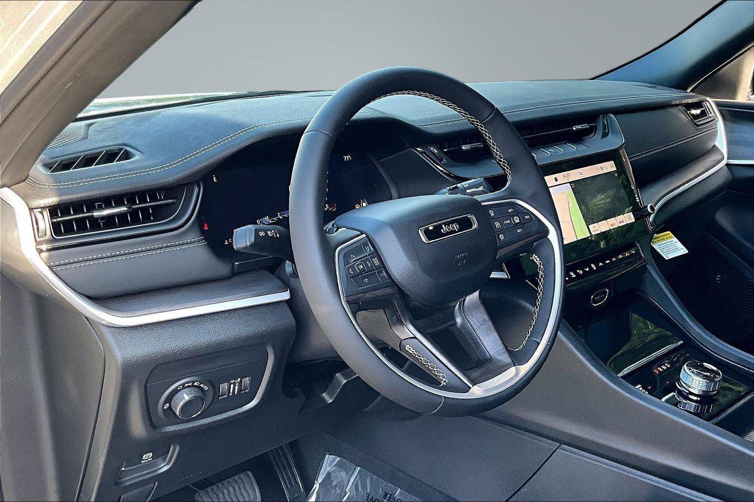New 2026 Jeep Grand Cherokee Altitude AWD/4WD image 7