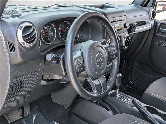 Used 2017 Jeep Wrangler Unlimited Sahara w/ Connectivity Group AWD/4WD image 10