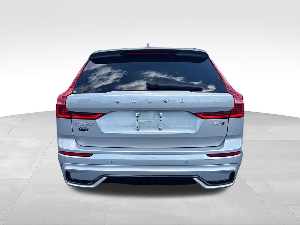 Used 2025 Volvo XC60 B5 Plus AWD/4WD image 8