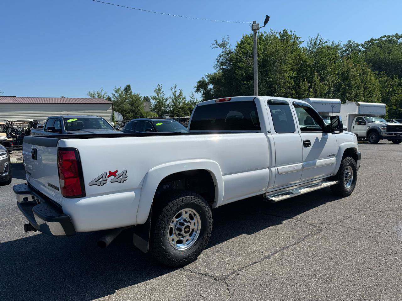 Used 2004 Chevrolet Silverado 2500 LS w/ Skid Plate Package AWD/4WD image 10
