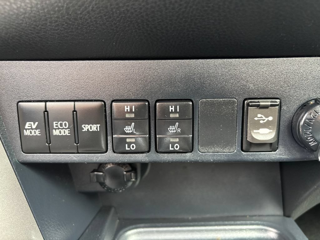 Used 2017 Toyota RAV4 Limited w/ Advanced Technology Package AWD/4WD image 39