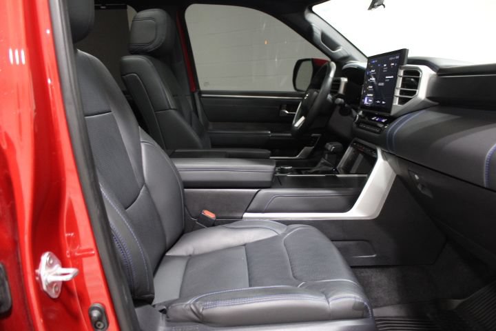 Used 2025 Toyota Tundra Platinum w/ TRD Off-Road Package AWD/4WD image 27