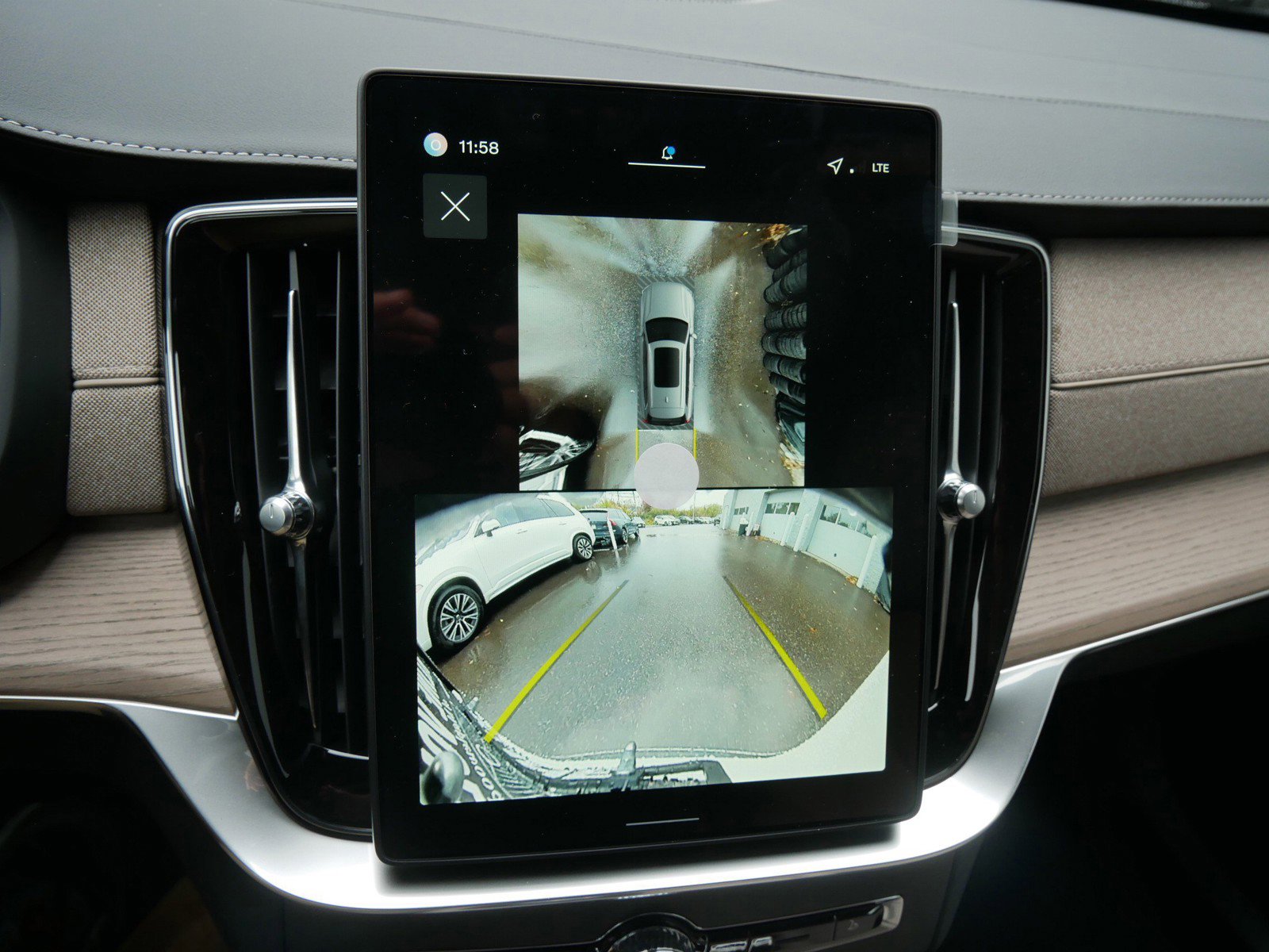 New 2026 Volvo XC90 B6 Plus w/ Protection Package image 10