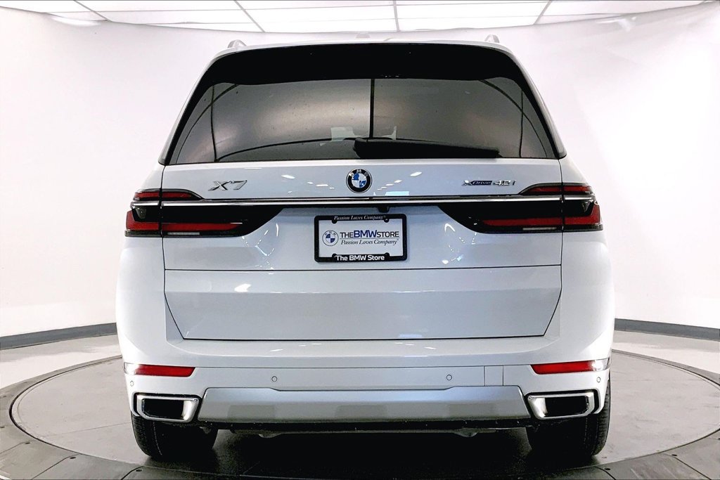 Certified 2024 BMW X7 xDrive40i w/ Premium Package AWD/4WD image 3