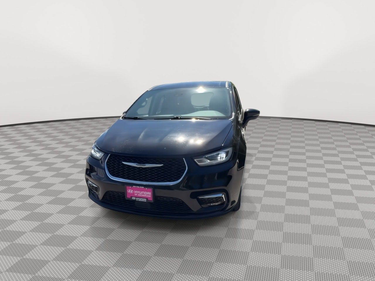 Used 2024 Chrysler Pacifica Limited FWD image 3