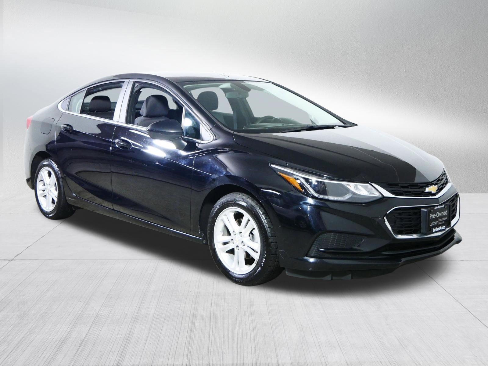 Used 2017 Chevrolet Cruze LT image 1