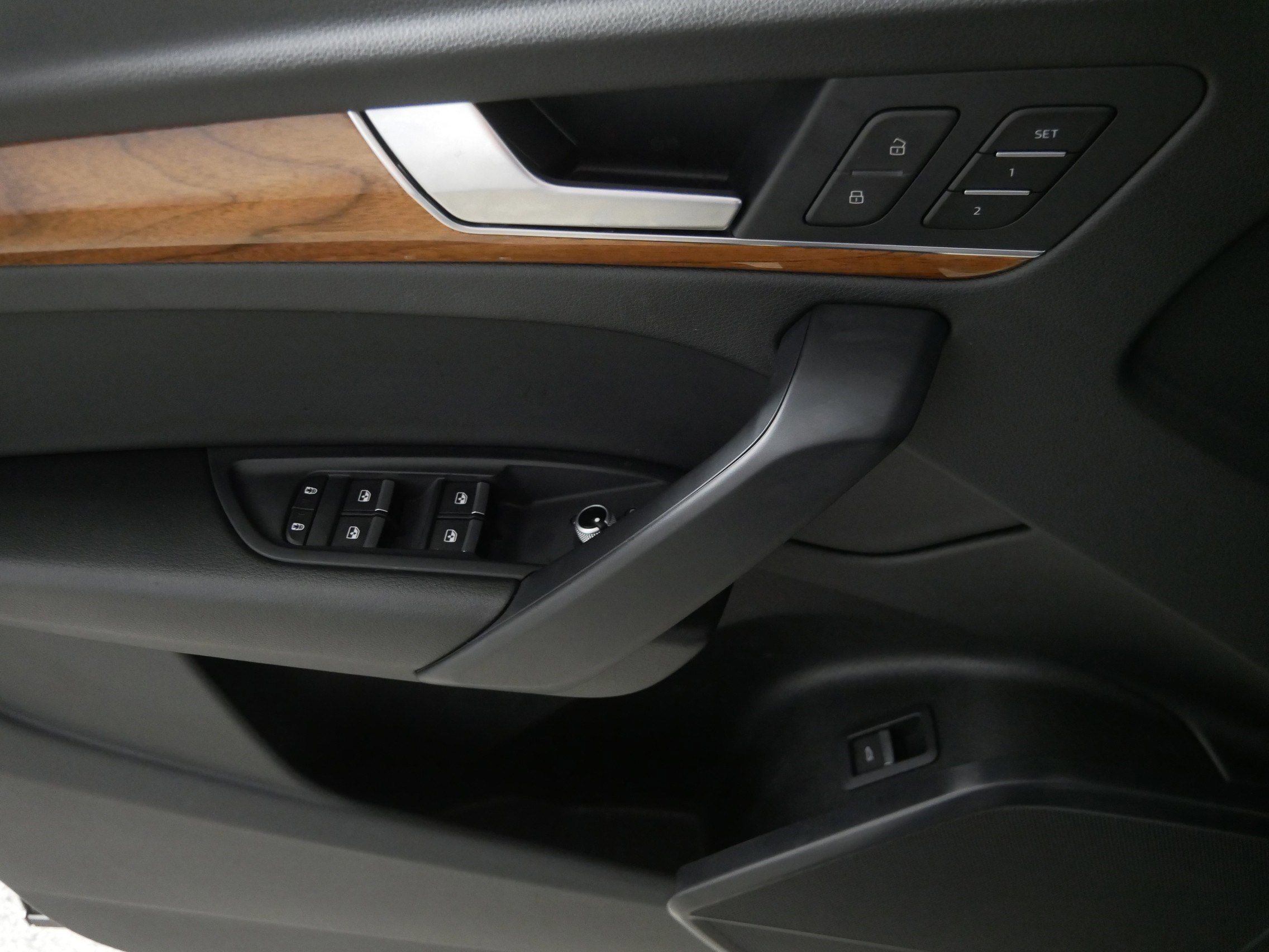 Used 2023 Audi Q5 2.0T Premium w/ Convenience Package image 19