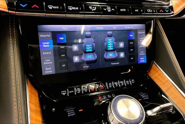 Used 2025 Jeep Grand Wagoneer L Series III w/ Rear-Seat Entertainment Group AWD/4WD image 30