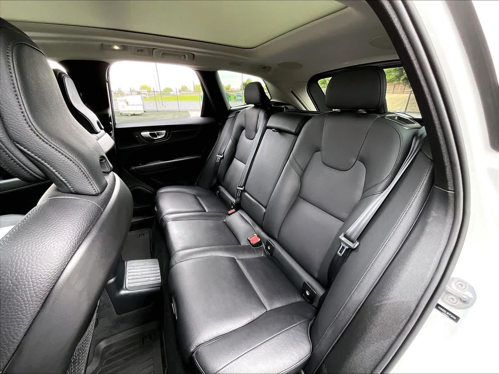 Used 2024 Volvo XC60 T8 Plus w/ Protection Package Premier AWD/4WD image 29