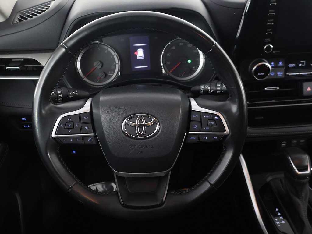 Used 2022 Toyota Highlander LE image 35