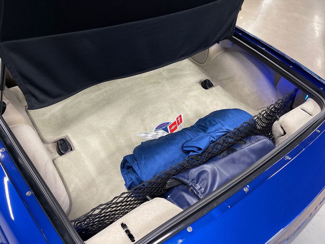 Used 2004 Chevrolet Corvette Coupe w/ Preferred Equipment Group image 43