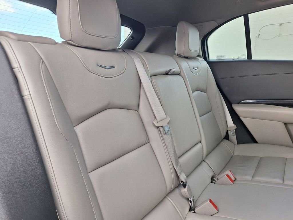 Used 2023 Cadillac XT4 Premium Luxury image 27