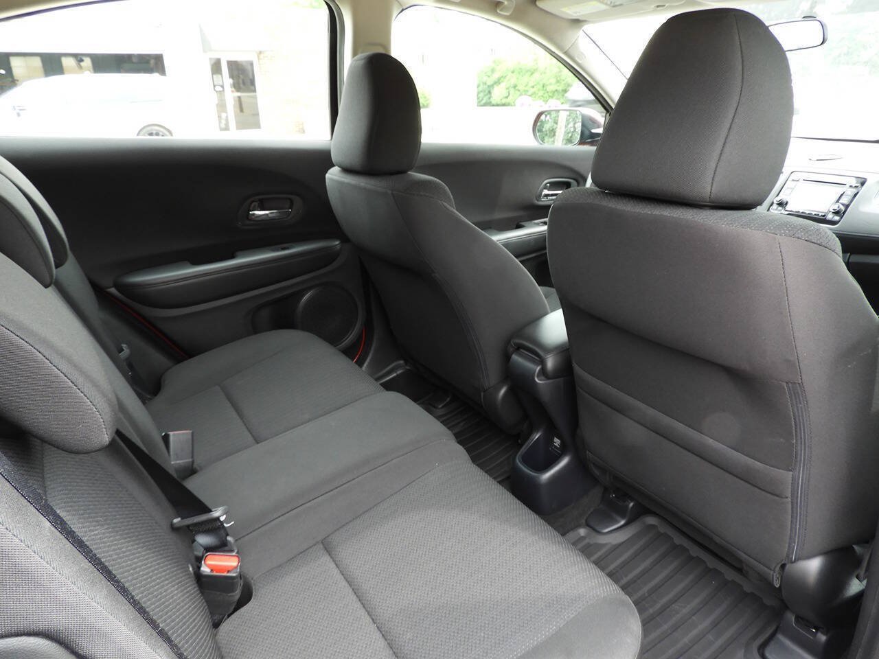Used 2018 Honda HR-V LX image 28