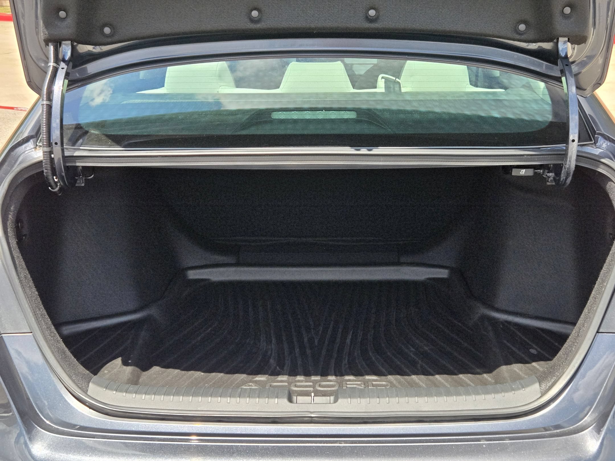 Used 2023 Honda Accord LX image 24
