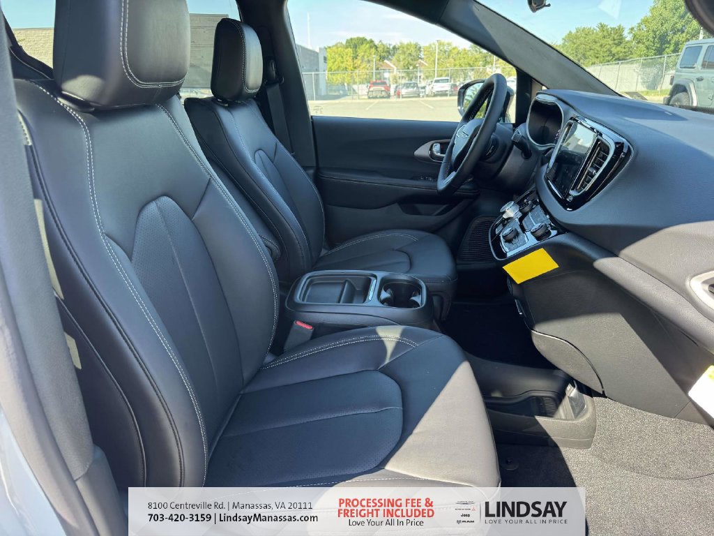 New 2027 Chrysler Pacifica LX FWD image 13