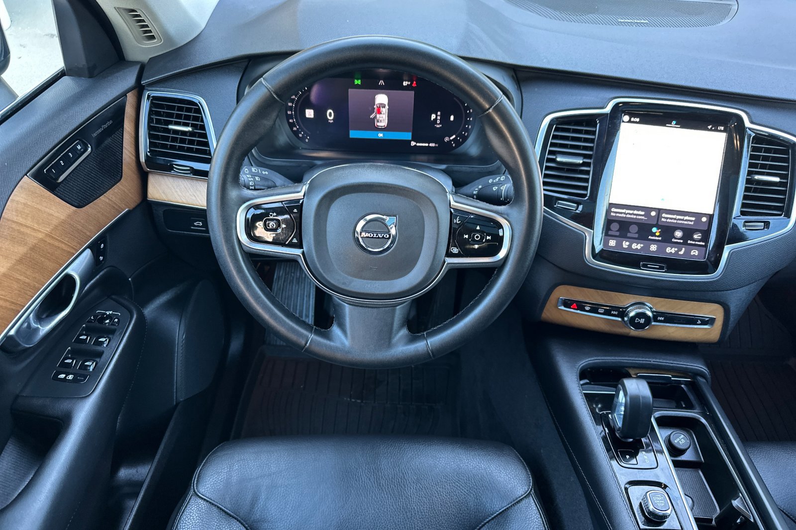 Certified 2023 Volvo XC90 B5 Plus AWD/4WD image 17