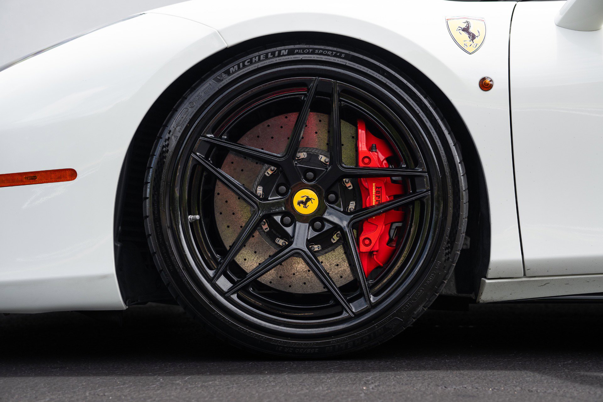 Used 2016 Ferrari 488 GTB RWD image 22