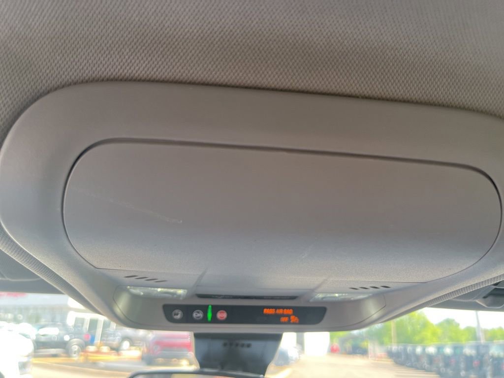 Used 2023 Chevrolet Equinox LS w/ LS Convenience Package FWD image 17