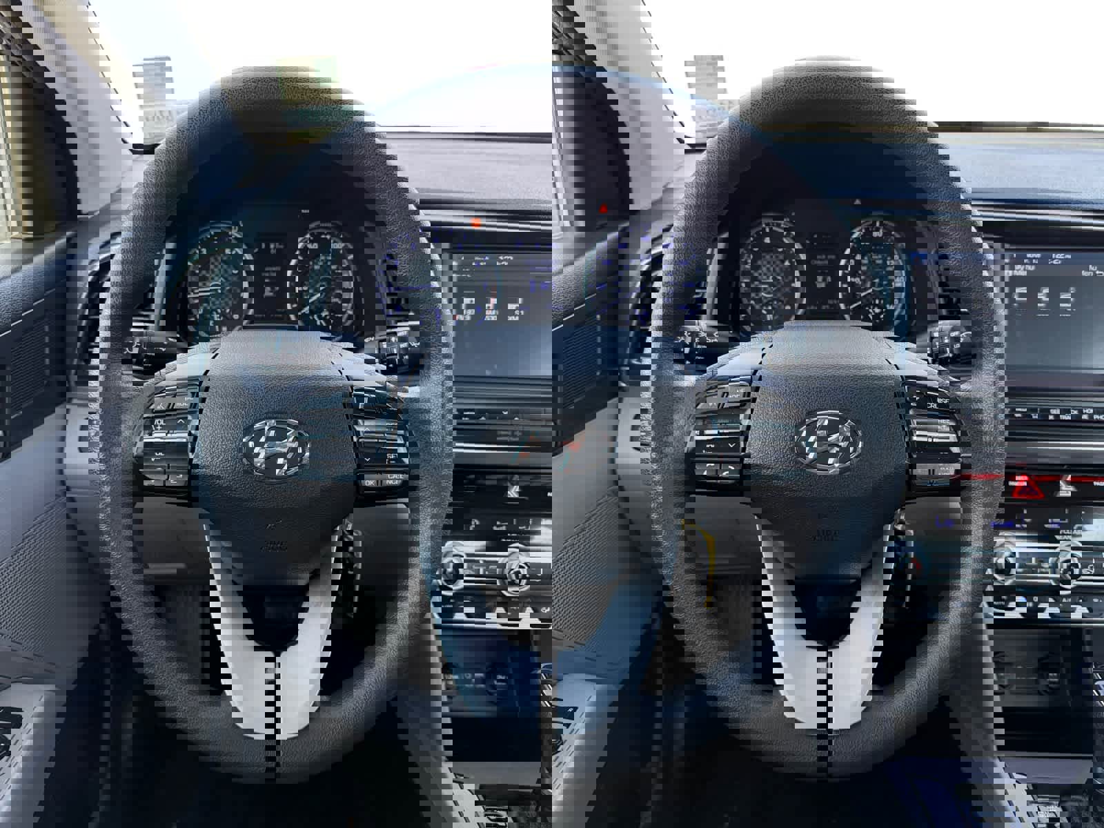 Used 2020 Hyundai Elantra SEL image 16