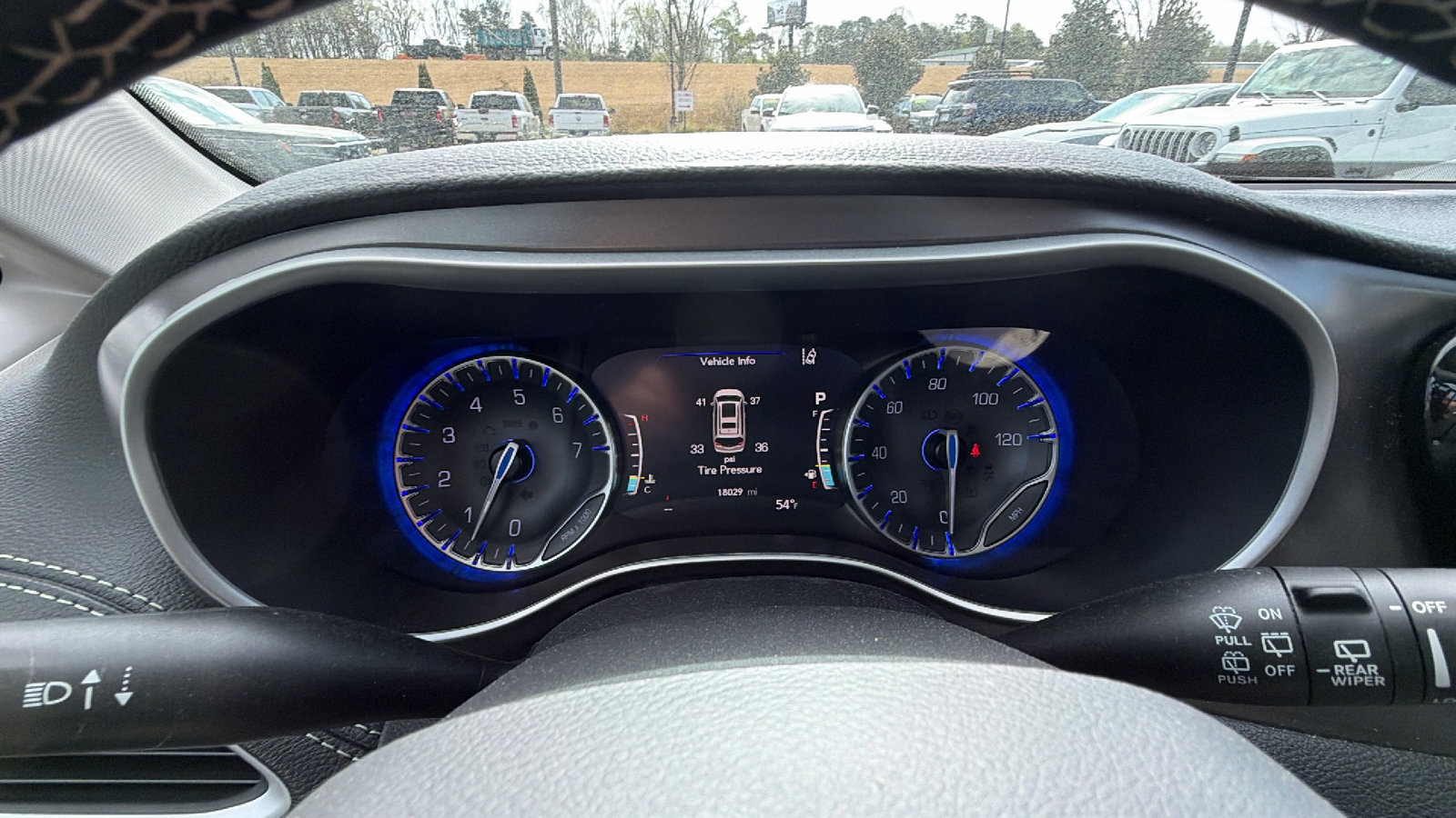 Used 2024 Chrysler Pacifica Touring-L image 29