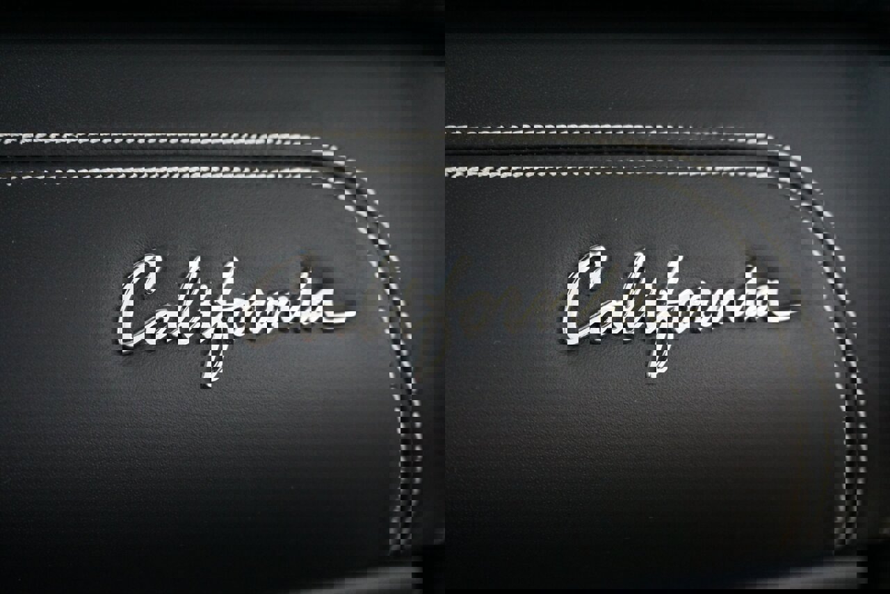 Used 2014 Ferrari California image 32