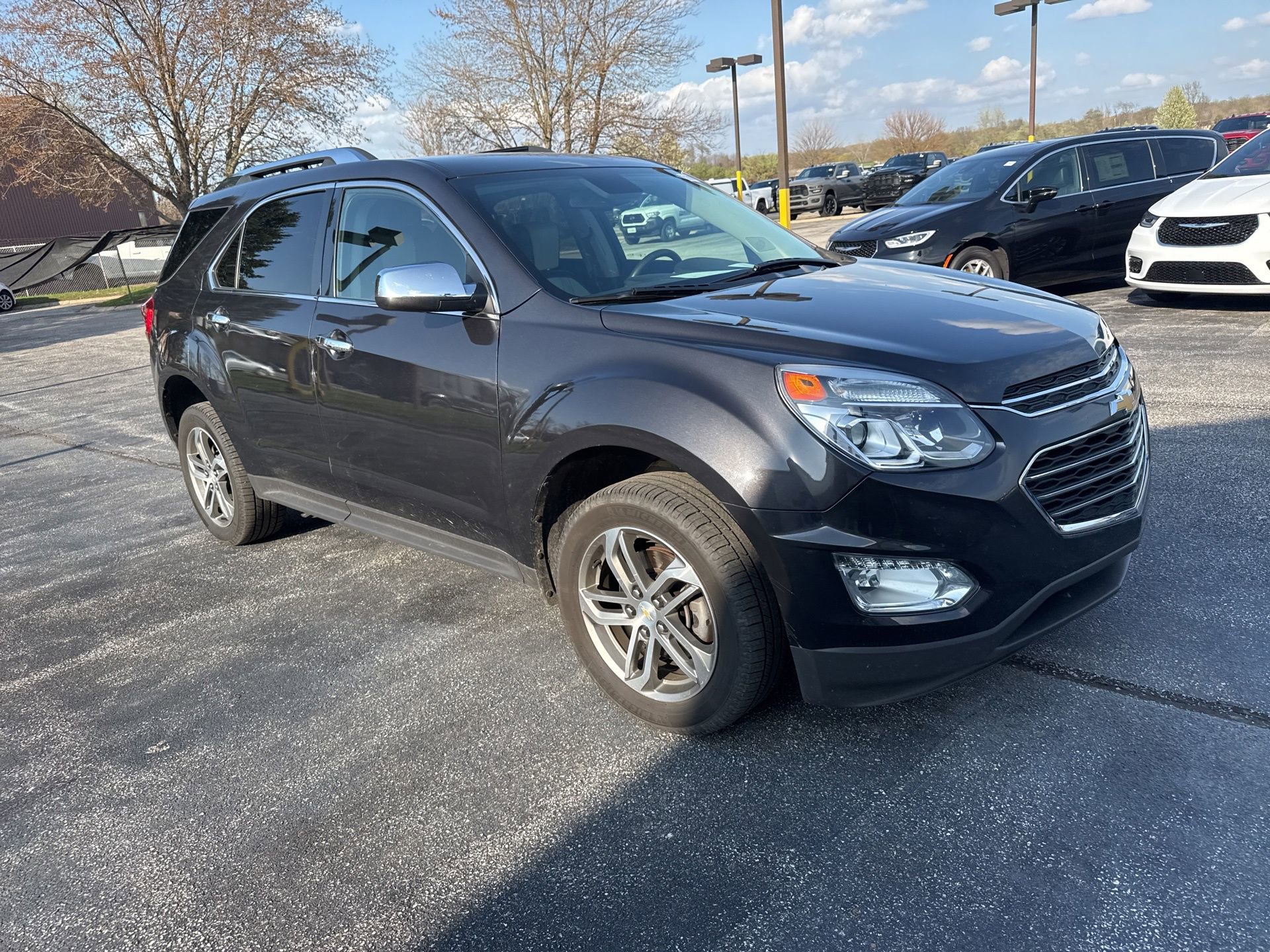 Used 2016 Chevrolet Equinox LTZ w/ Enhanced Convenience Package image 4