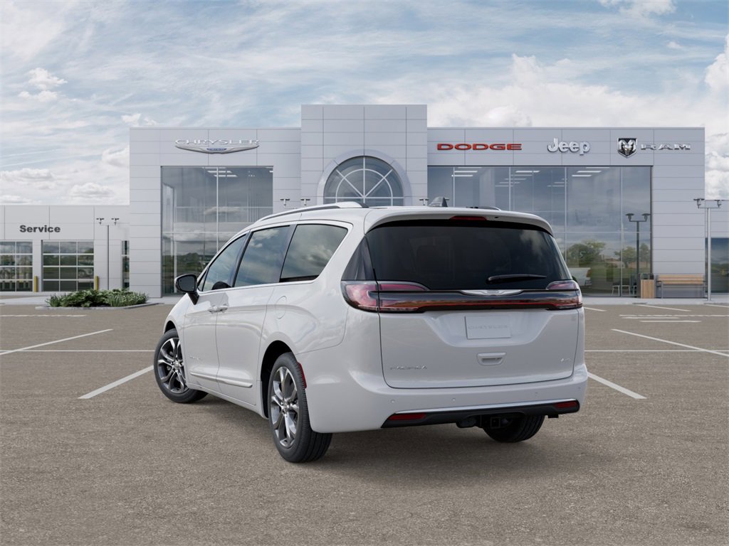 New 2026 Chrysler Pacifica Pinnacle image 3