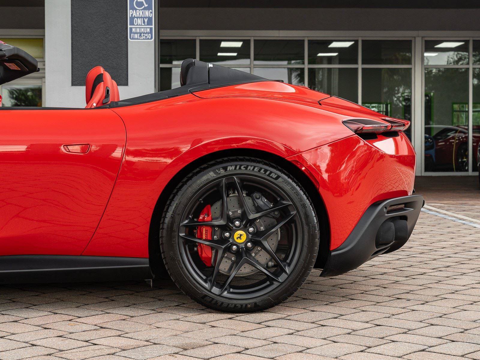 Used 2024 Ferrari Roma Spider RWD image 11