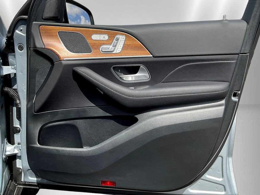 Certified 2025 Mercedes-Benz GLE 350 4MATIC image 30