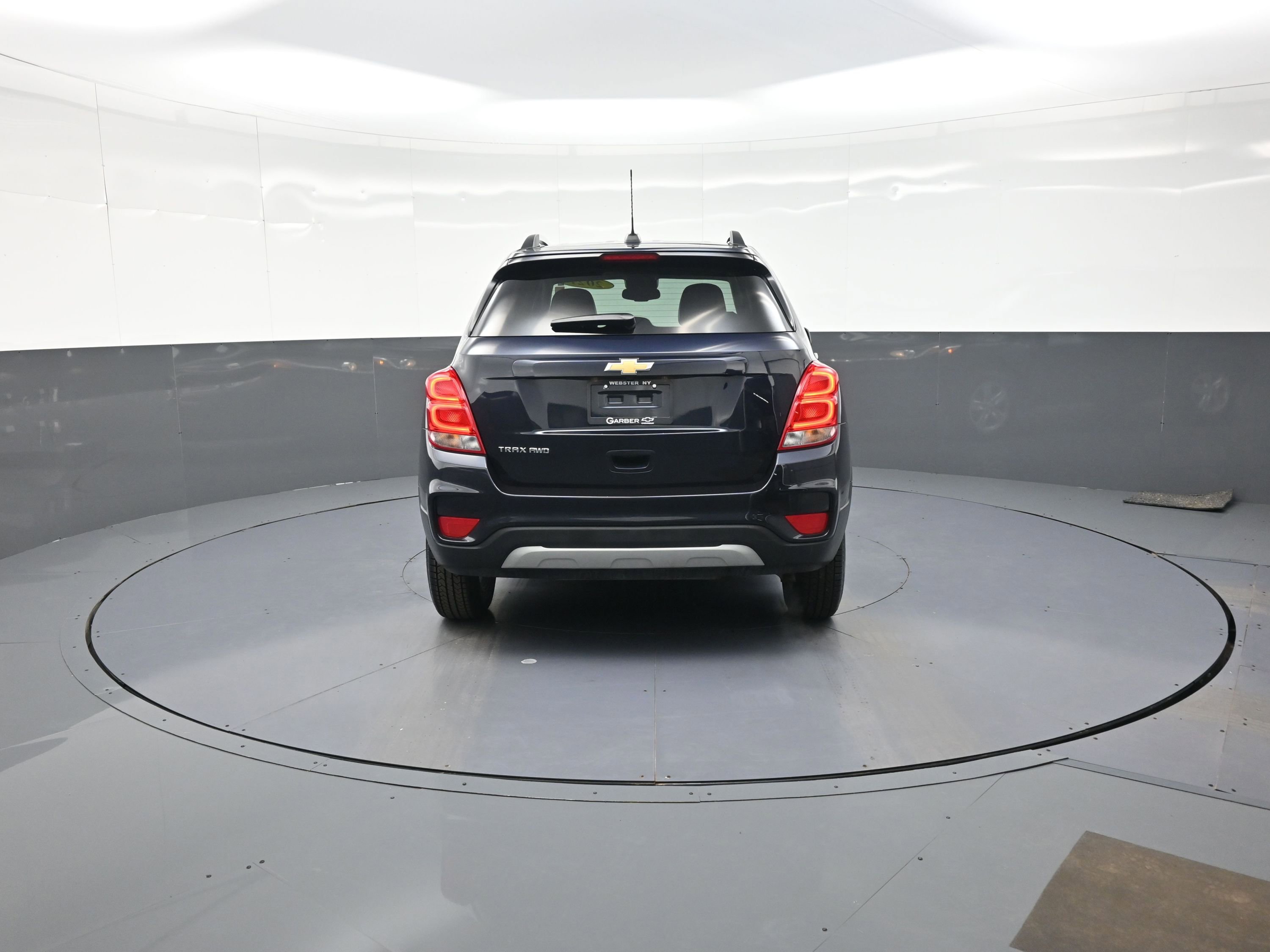 Used 2022 Chevrolet Trax LT w/ LT Convenience Package image 4