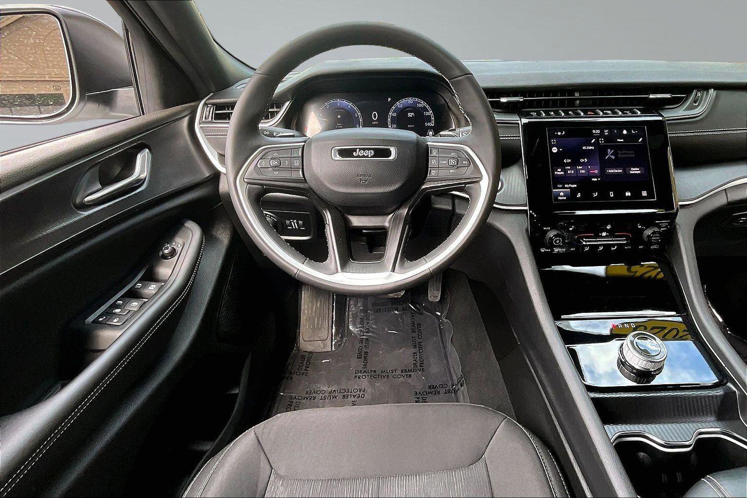 Certified 2025 Jeep Grand Cherokee Laredo X w/ Luxury Tech Group I AWD/4WD image 5