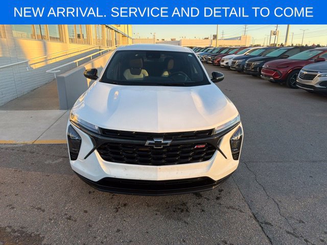 Certified 2024 Chevrolet Trax RS w/ Driver Confidence Package FWD image 3