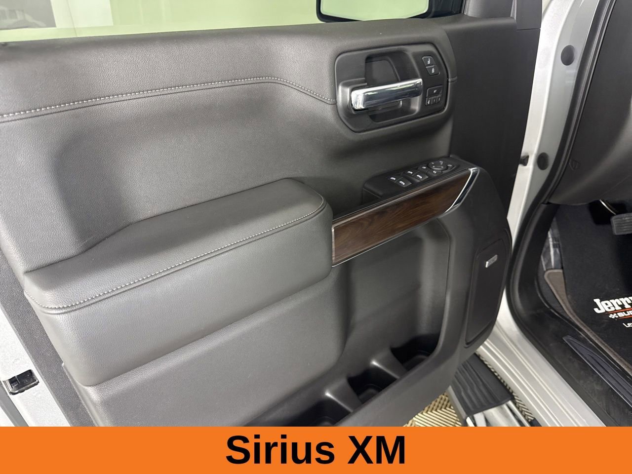 Used 2020 GMC Sierra 1500 SLT w/ SLT Premium Package image 10