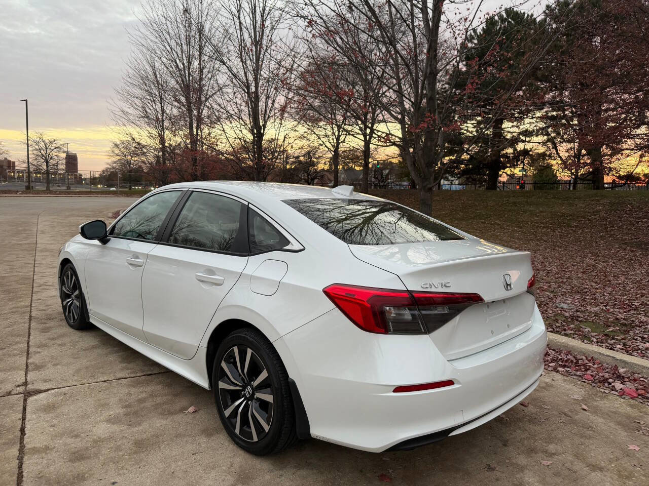 Used 2022 Honda Civic EX image 4