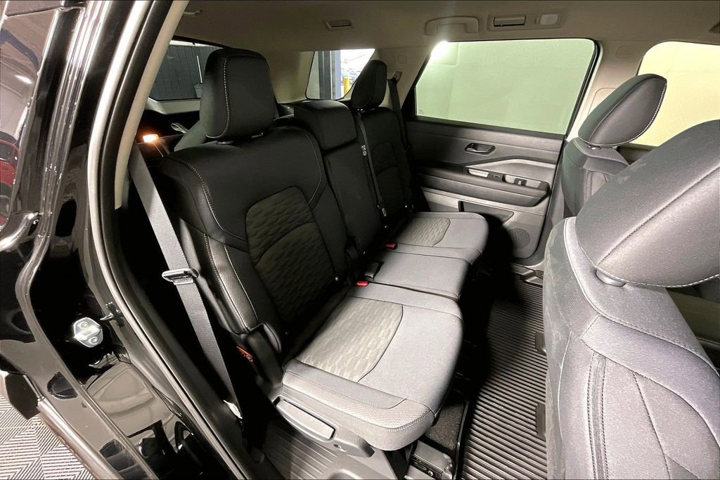 Certified 2025 Nissan Pathfinder S AWD/4WD image 36
