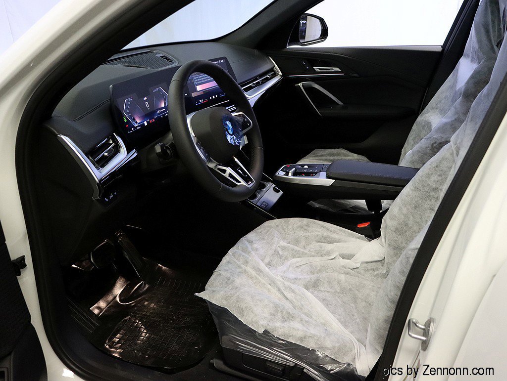 Used 2026 BMW X2 xDrive28i image 11