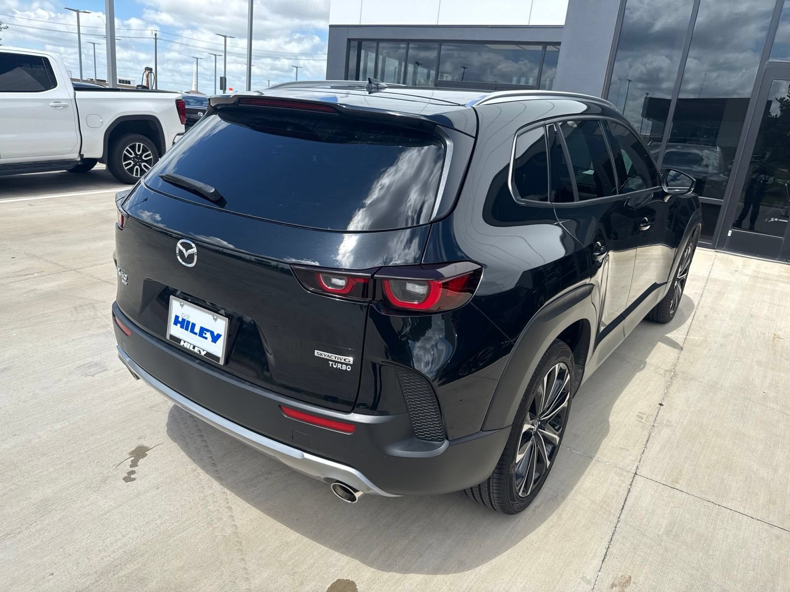 Used 2025 MAZDA CX-50 AWD 2.5 Turbo w/ Premium Pkg image 5
