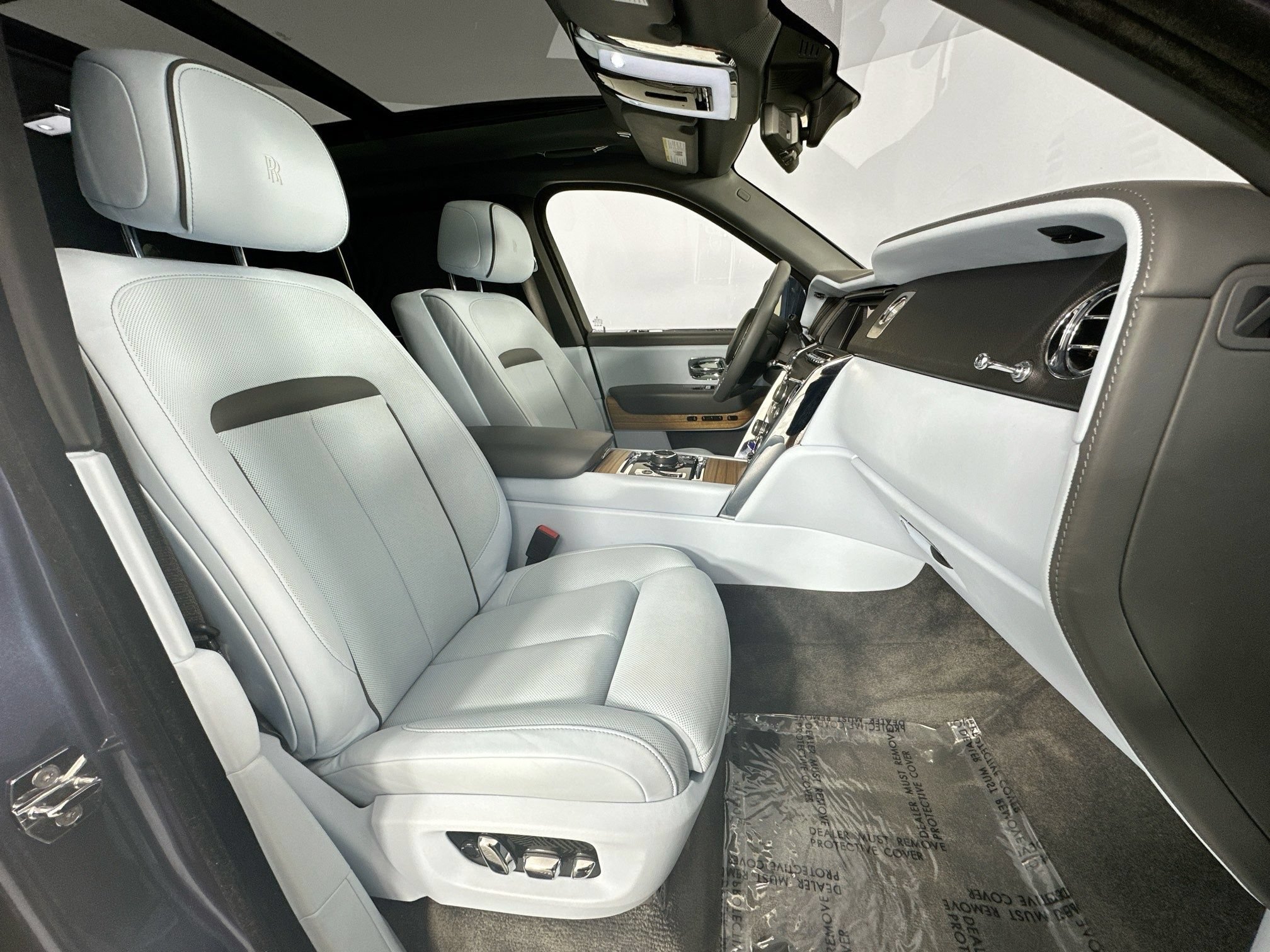 Certified 2019 Rolls-Royce Cullinan AWD/4WD image 29