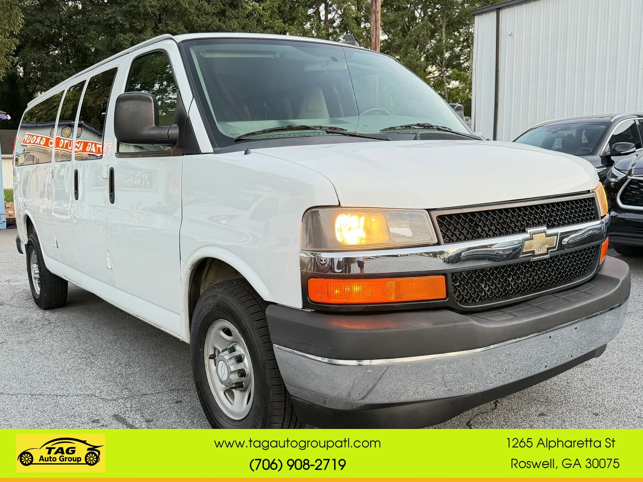 Used 2017 Chevrolet Express 3500 LT w/ LT Preferred Equipment Group RWD image 9