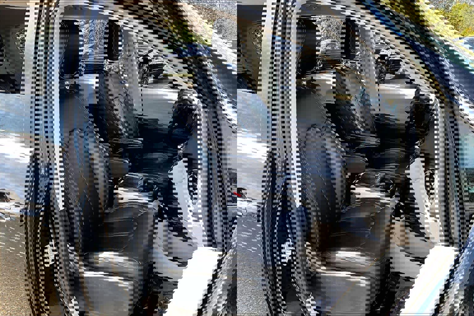 Used 2024 Chrysler Pacifica Touring-L image 8